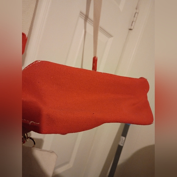 Madden Girl Cream White Chilli Pepper Themed 🌶️ Crossbody Purse - Picture 4 of 8